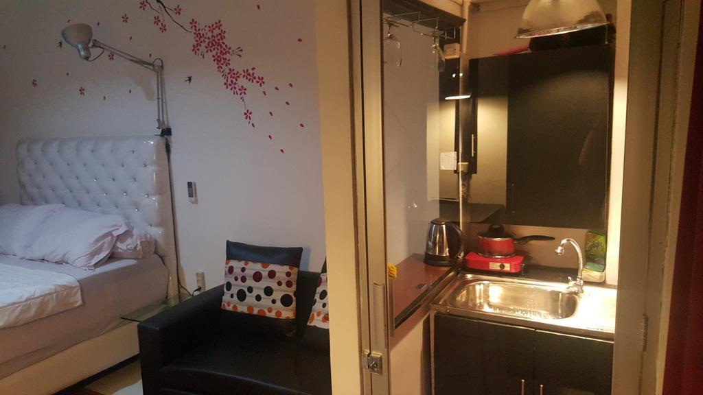 RedDoorz Apartment @ Emerald Towers Bandung Exterior foto