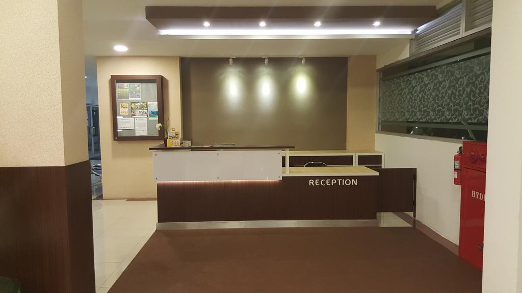 RedDoorz Apartment @ Emerald Towers Bandung Exterior foto