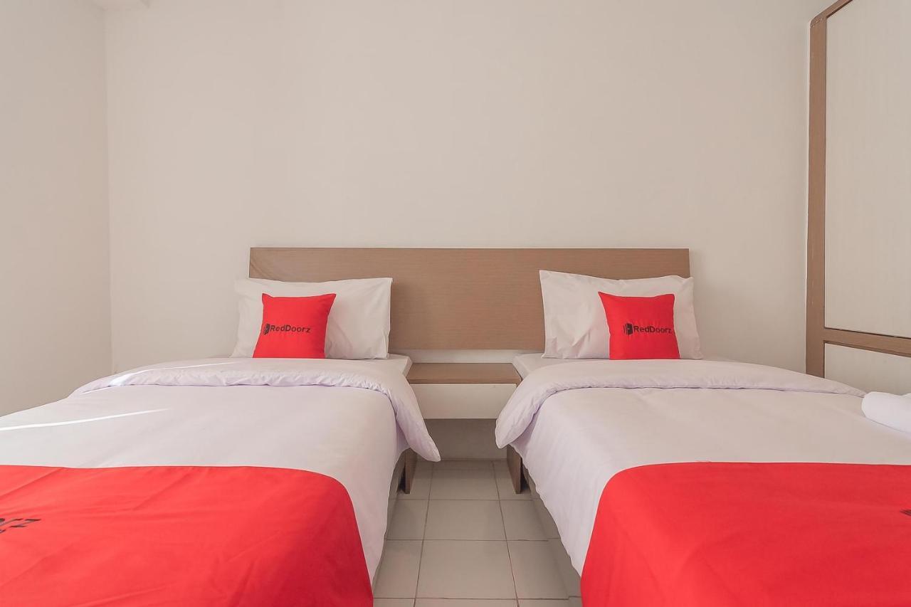 RedDoorz Apartment @ Emerald Towers Bandung Exterior foto